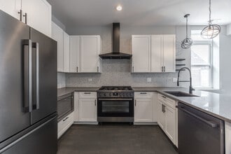 3253 N Elston Ave in Chicago, IL - Building Photo - Building Photo