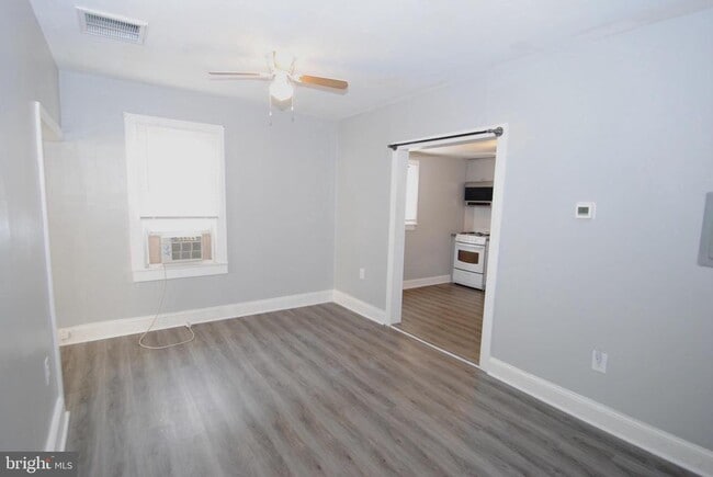 374 Farnsworth Ave in Bordentown, NJ - Building Photo - Building Photo