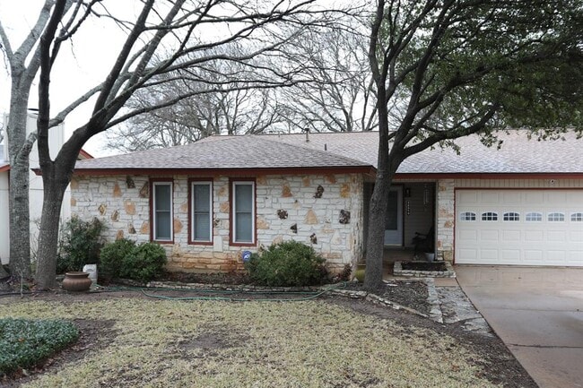 12315 Wycliff Ln