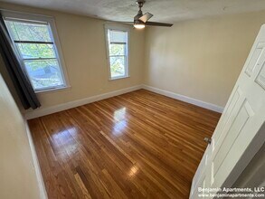 234 Cypress St, Unit 2 in Brookline, MA - Foto de edificio - Building Photo