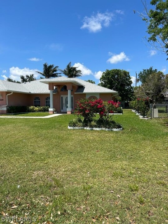 1119 SE 34th St in Cape Coral, FL - Building Photo