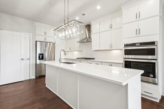 7528 Sawyer Farm Wy in McLean, VA - Building Photo - Building Photo