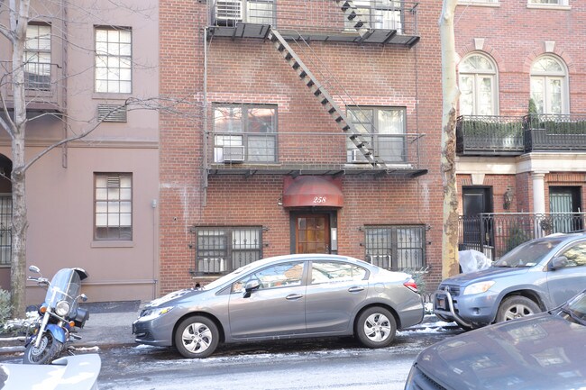 258 E 78th St in New York, NY - Building Photo - Building Photo