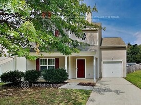 7617 Hidden Creek Dr in Charlotte, NC - Building Photo