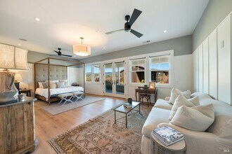 1122 Victoria Dr, Unit 2-226 in St Helena, CA - Building Photo - Building Photo