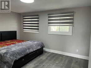 33 MacKay St S in Brampton, ON - Building Photo - Building Photo