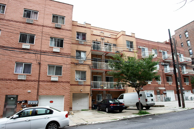 14011-14015 34th Ave in Flushing, NY - Foto de edificio - Building Photo