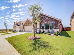 3405 Kingsgarden Rd, Unit 308 in Denton, TX - Building Photo - Building Photo