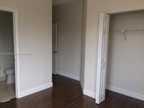 1448 Barcelona Way in Weston, FL - Building Photo - Building Photo