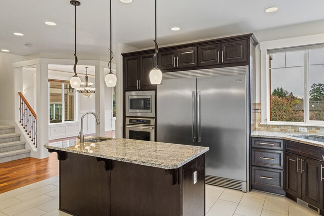 11164 SE 66th Ct in Newcastle, WA - Building Photo - Building Photo