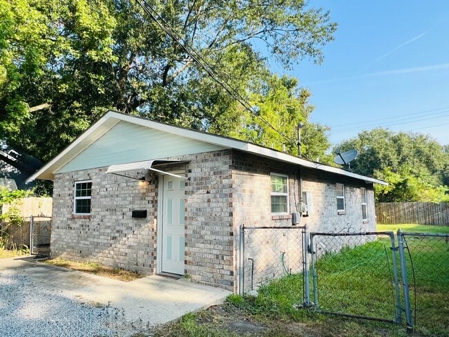 property at 3433 Hollywood St