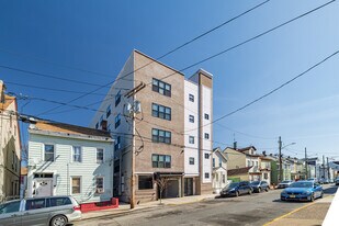 135 Beech St in Paterson, NJ - Building Photo