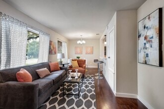 623 Freiling in San Antonio, TX - Building Photo - Building Photo