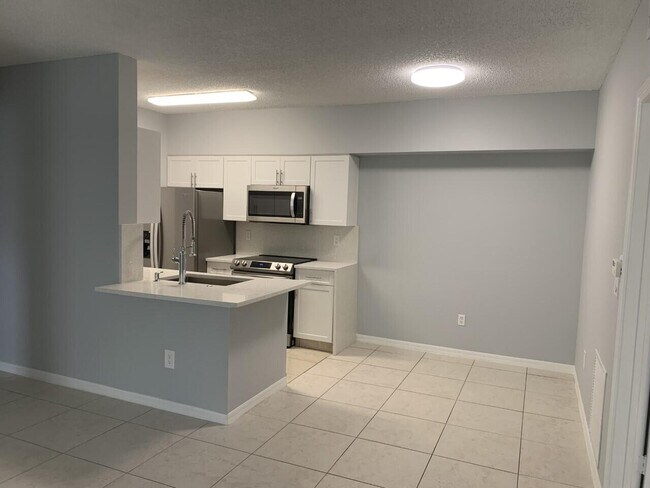 10300 Fox Trail Rd S in Royal Palm Beach, FL - Building Photo - Building Photo