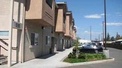 Sequoia Apartments in Salida, CA - Building Photo - Building Photo