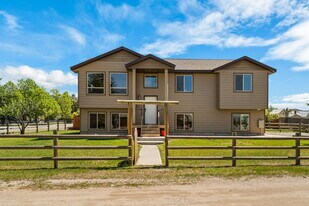 205 Water St in Sheridan, MT - Building Photo