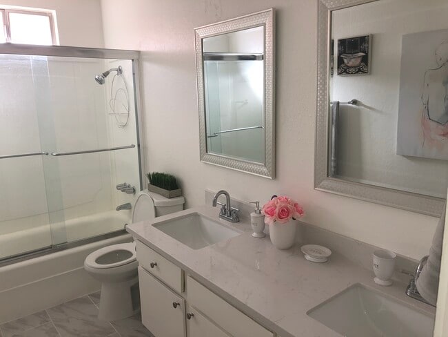 property at 400 N Sunrise Way