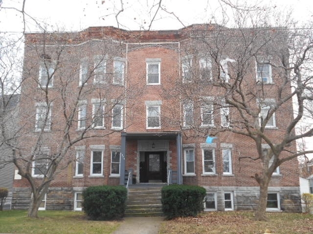 1374 Cove Ave in Lakewood, OH - Building Photo