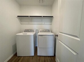 216 Arnage Dr in Hutto, TX - Building Photo - Building Photo