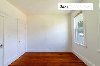 Room in Shared 5 bed/2 bath home in Boston, MA - Foto de edificio - Building Photo