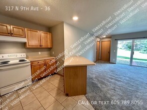 317 9th Ave in Brandon, SD - Building Photo - Building Photo