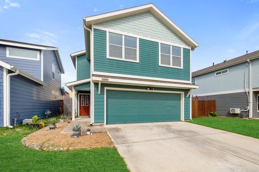 4206 Darter St in Houston, TX - Building Photo