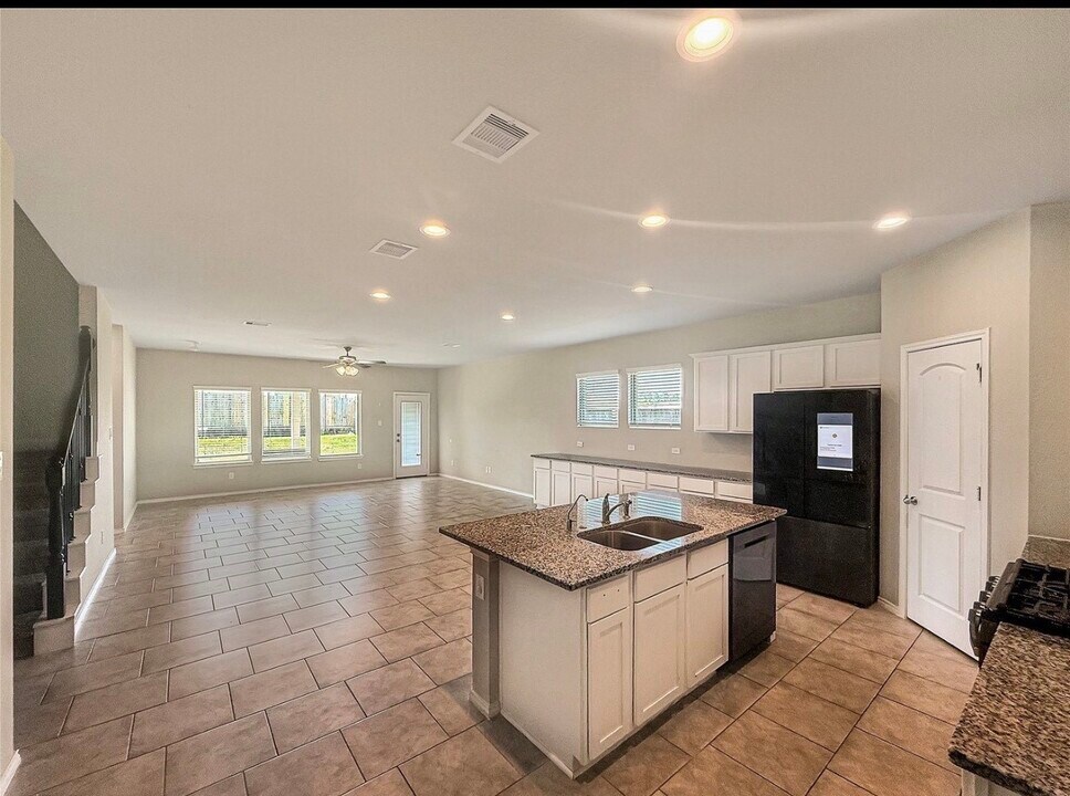 14135 Riley Creek Ct in Conroe, TX - Building Photo