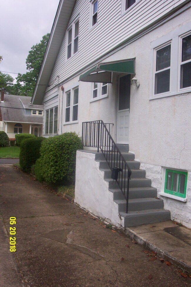 4792 Oak Ter Rentals in Pennsauken, NJ
