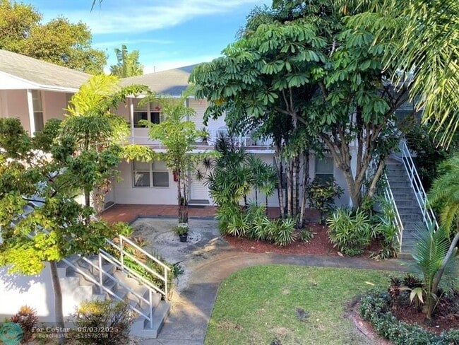 306 N Lakeside Ct in West Palm Beach, FL - Building Photo - Building Photo