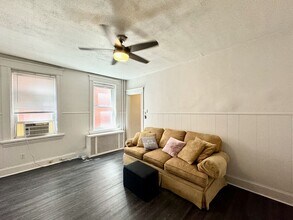 2347 Stratford Ave in Cincinnati, OH - Building Photo - Building Photo