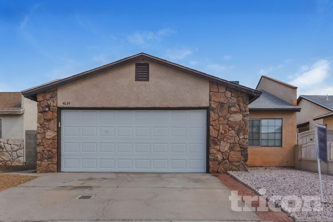 4634 Grasshopper Dr in Las Vegas, NV - Building Photo