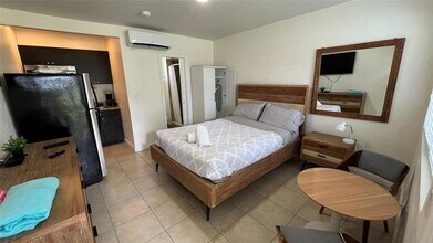 1601 S Federal Hwy, Unit 8 in Lake Worth Beach, FL - Building Photo - Building Photo