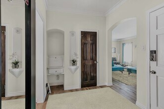 217 Poinsettia S Pl in Los Angeles, CA - Building Photo - Building Photo