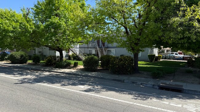 1875 5th St in Sanger, CA - Building Photo - Building Photo