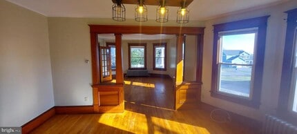 7318 Woodbine Rd in Woodbine, MD - Foto de edificio - Building Photo