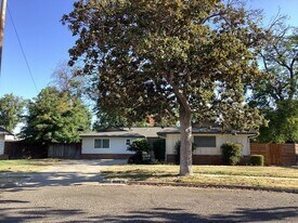 4648 N 6th St in Fresno, CA - Building Photo