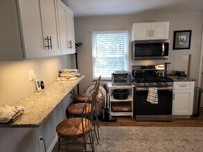 330 E Pike St, Unit 330 in Houston, PA - Building Photo - Building Photo
