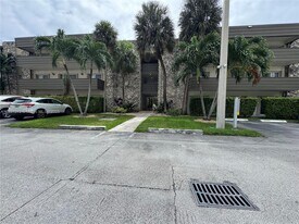 8315 SW 72nd Ave in Miami, FL - Building Photo