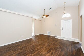 337 Riunite Cir in Winter Springs, FL - Building Photo - Building Photo