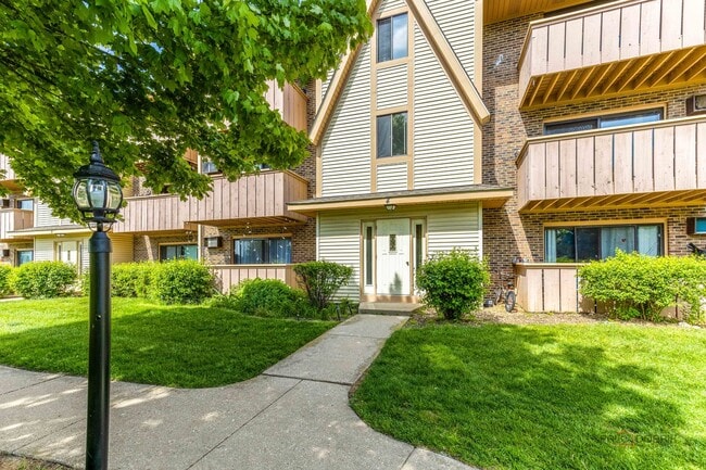 property at 4 Echo Ct