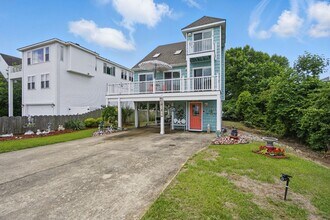701 Vanderbilt Ave in Virginia Beach, VA - Foto de edificio - Building Photo