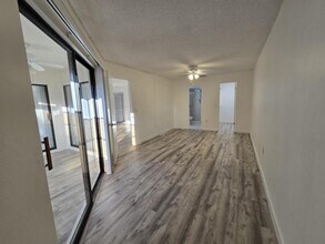 9418 Nakoma Way in Spring Hill, FL - Building Photo - Building Photo