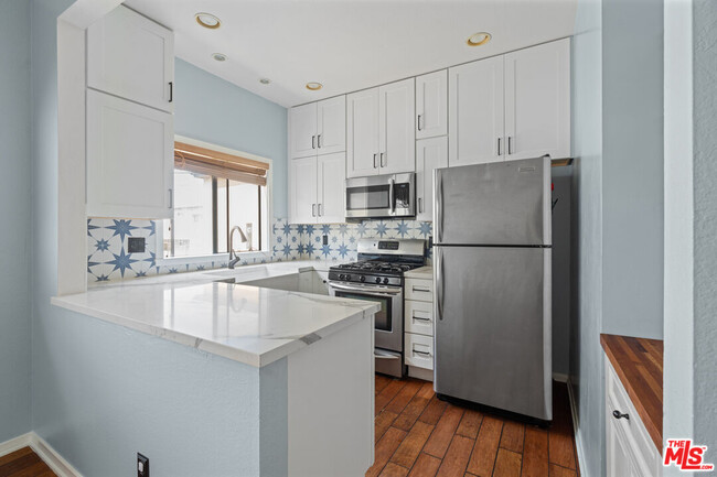 12601 Matteson Ave in Los Angeles, CA - Building Photo - Building Photo