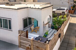 3740 E Mayfield St in Long Beach, CA - Building Photo