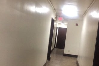774 Grove St, Unit 1 in Irvington, NJ - Foto de edificio - Building Photo