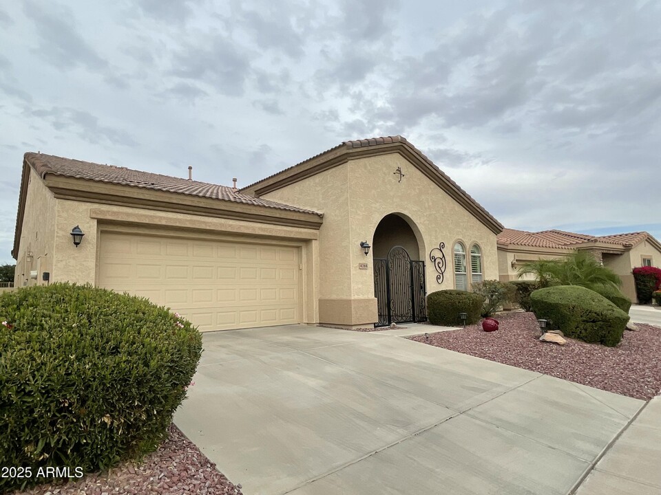 4268 E Nightingale Ln in Gilbert, AZ - Building Photo