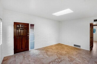 924 N Camino Seco in Tucson, AZ - Building Photo - Building Photo