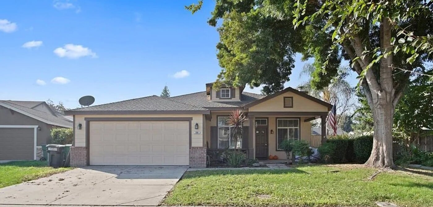 306 W Springer Dr in Turlock, CA - Building Photo