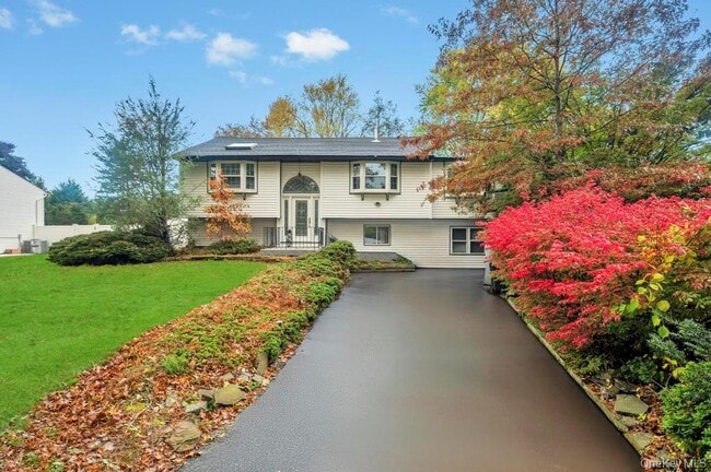 property at 29 Dillon Dr