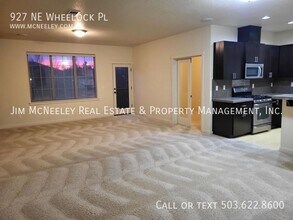 927 NE Wheelock Pl in Hillsboro, OR - Building Photo - Building Photo